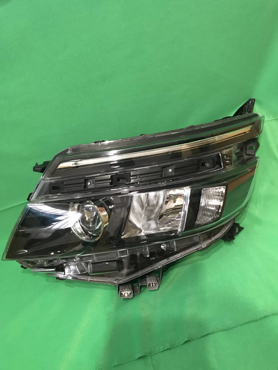 トヨタ ヴォクシー 80系 前期 純正左ヘッドライト LED ICHIKOH 28-229