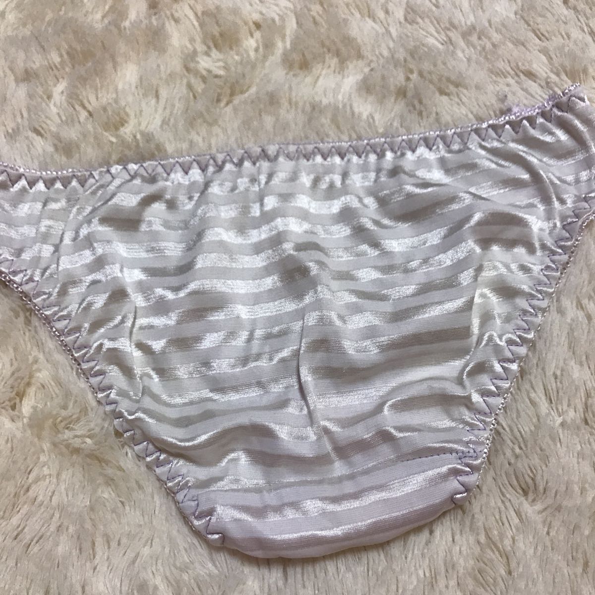 てぃーんず ロリ系可愛い白色つるつるサテン生地 ショーツ 下着 パンティ タンス整理品 郵便局窓口やローソン受取ok 難あり No スタンダード 売買されたオークション情報 Yahooの商品情報をアーカイブ公開 オークファン Aucfan Com