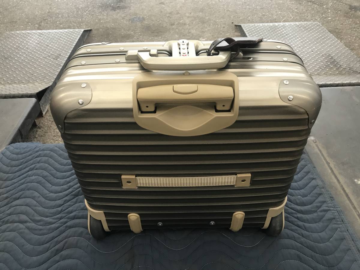RIMOWA Topas Titanium リモワ トパーズ チタニウム 944.40 ビジネス 