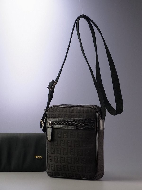 A6382【美品】イタリア製*フェンディFENDI*ズッキーノ*ユニセックス 