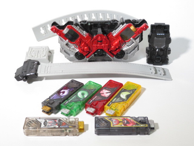 【激安大特価，大人気】 仮面ライダー W ダブル DX ダブルドライバー 変身ベルト ガイアメモリ セット なりきり アイテム(戦隊シリーズ)｜売買されたオークション情報、yahooの商品情報をアーカイブ公開 - オークファ 戦隊シリーズ