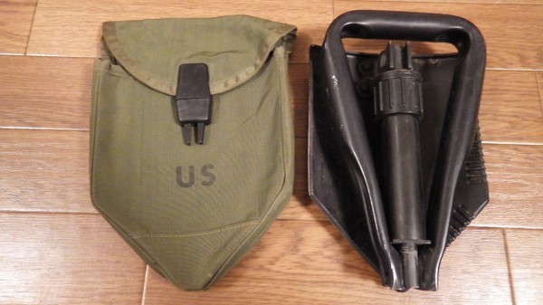 ベトナム戦米軍　三つ折りフォールディングシャベル