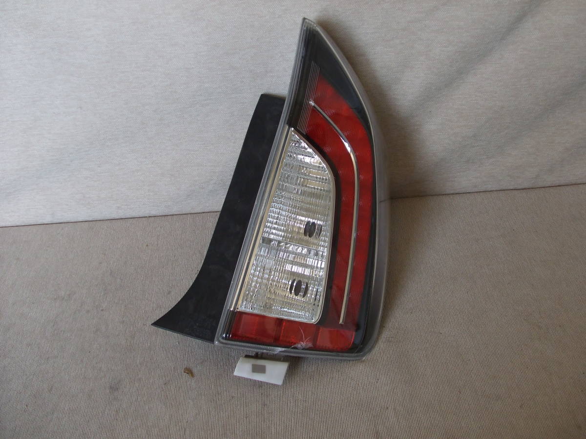 プリウス ZVW30 後期 G's 純正 右テールライト STANLEY 47-55 ZVW30