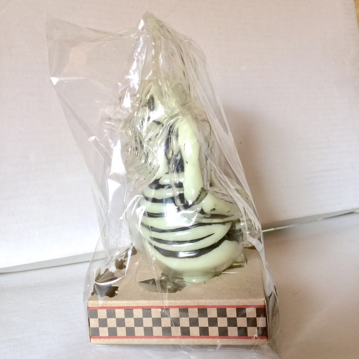 RATFINK X-RAY DOLL SECRETBASE フィギュア 蓄光 シークレットベース