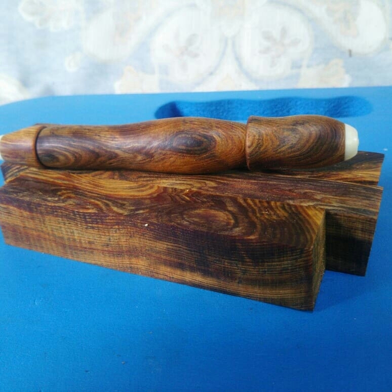 超希少極上材 屋久杉 瘤 凝縮脂 象牙 外見完全木製 118ミリ 24グラム 蜜ろうワックス仕上げ 楽趣スタイル ボールペン