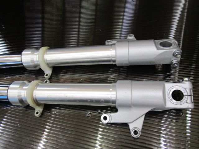 CB400SF VTEC(NC39)純正フロントフォークセット！(フロント)｜売買され