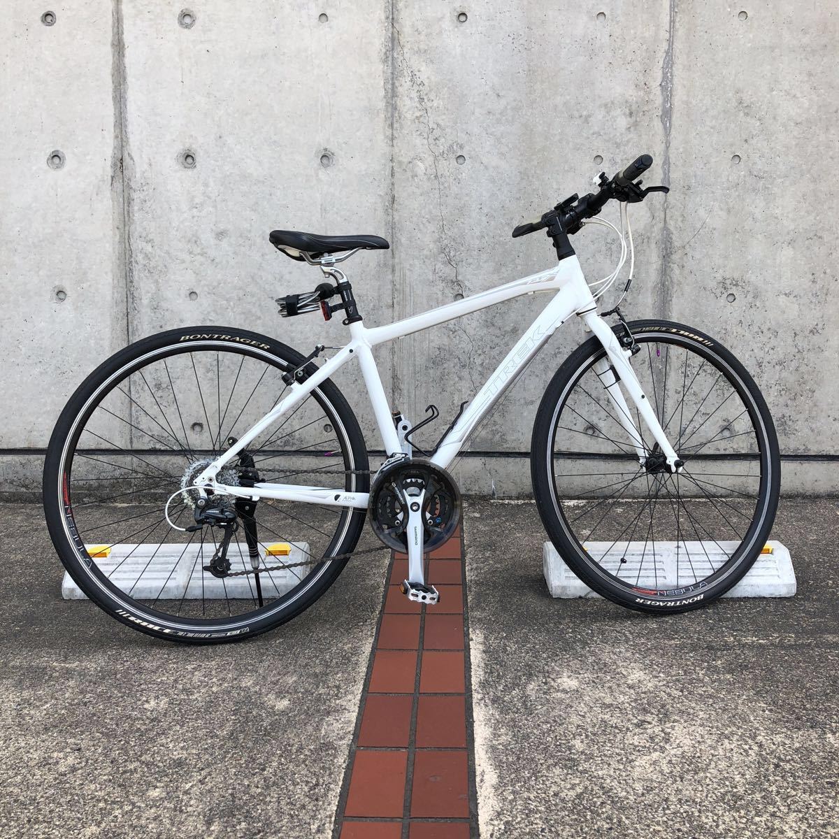 ☆直接引取限定☆【中古美車】TREK FX7.3 17.5インチ 700C×32C