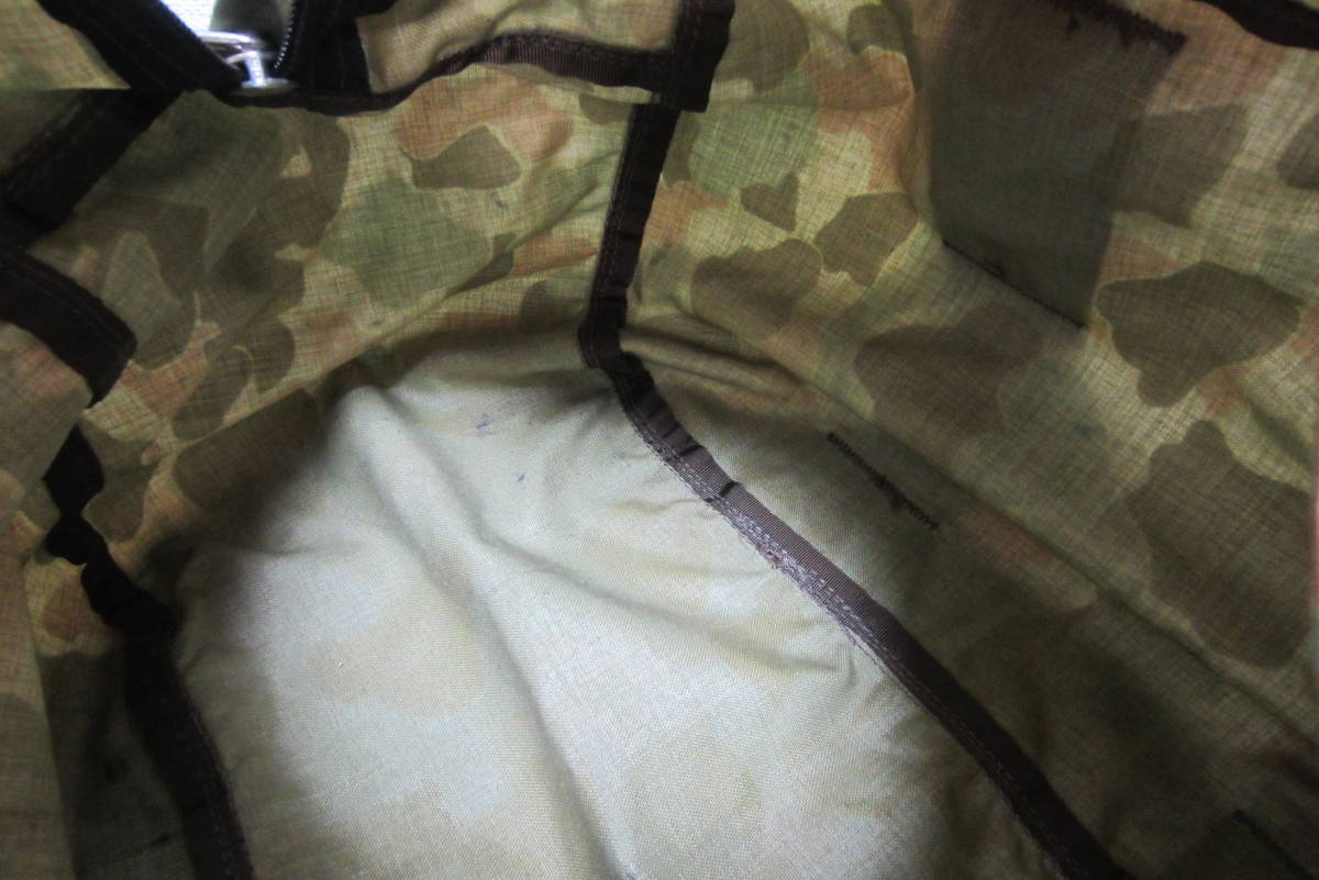 グレゴリー GREGORY デイパック バックパック カモフラ柄 GREGORY（旧タグ） リュック | 迷彩 カモフラージュ柄 カモフラ CAMO USA製”GREGORY(グレゴリー)ウッドランド 迷彩&frasl;カモフラ デイアンドハーフ「廃版・希少・レア」 カモフラ+ブラック