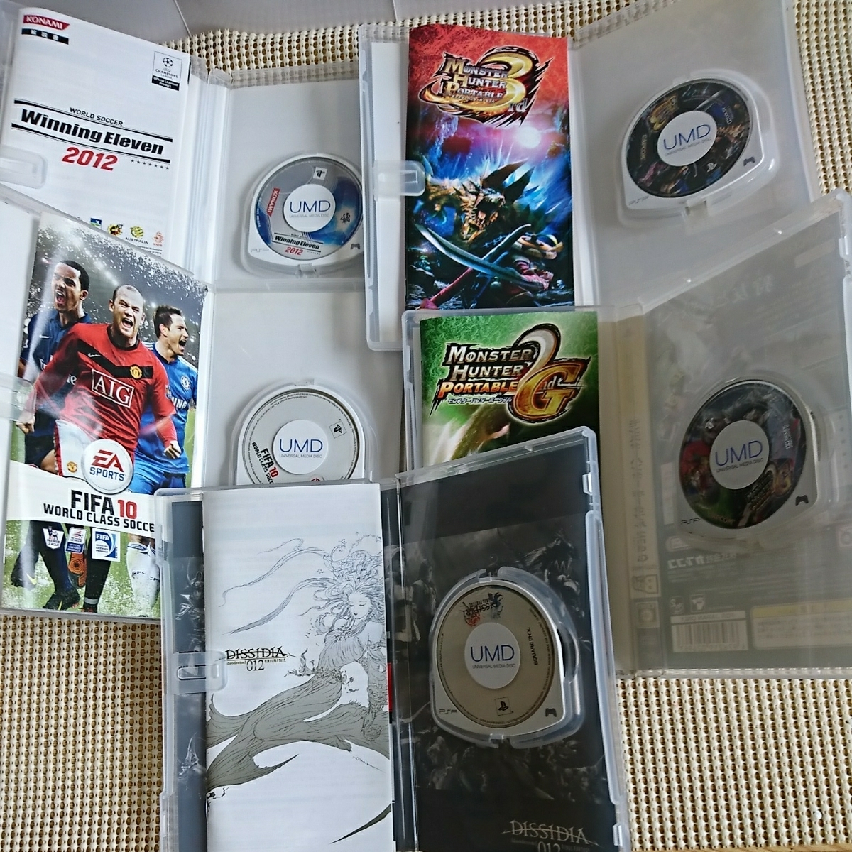 12「ジャンク」PSP 3000蓋無し 1台 2000 2台 アダブタ ソフト付き 修理 