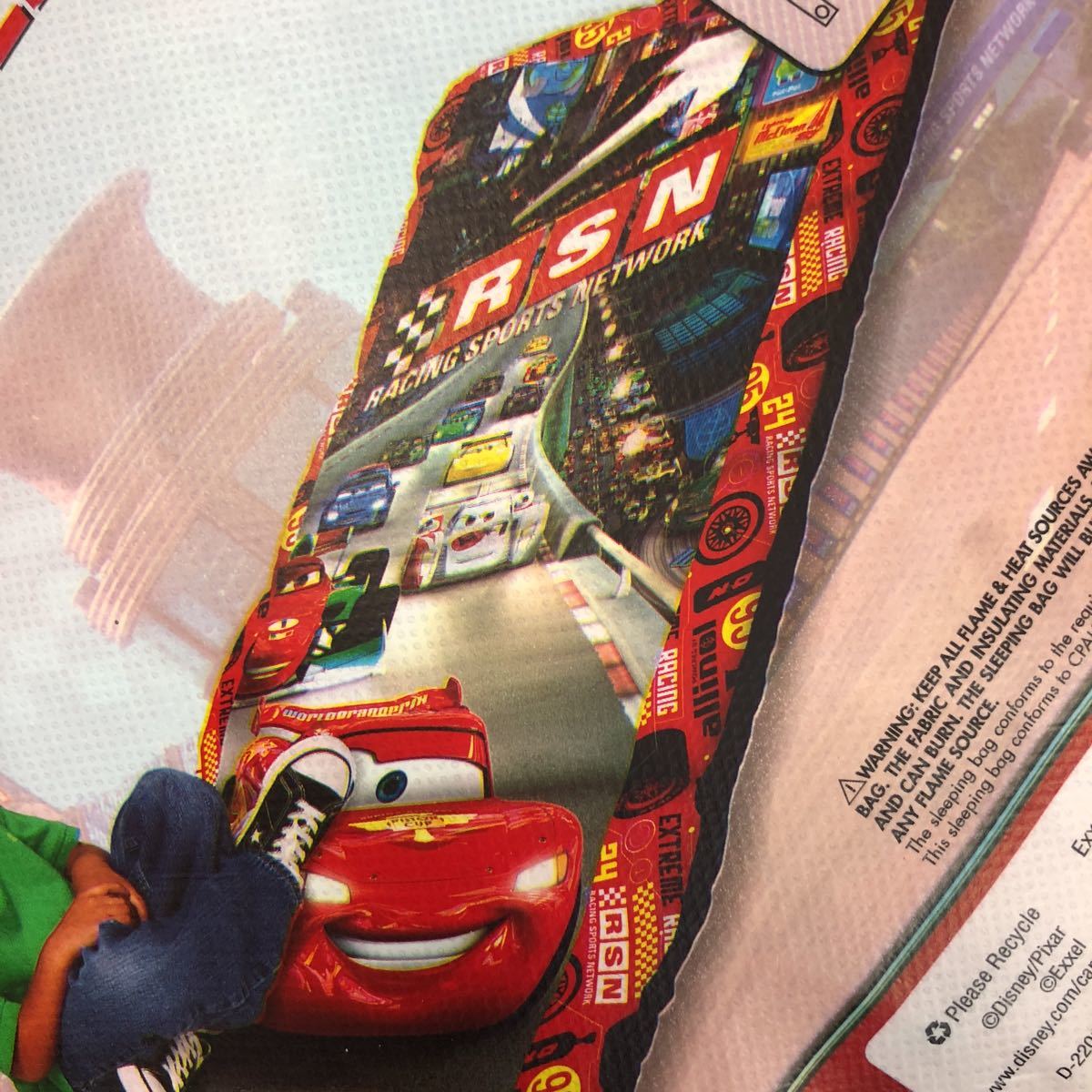 ディズニーカーズ寝袋キッズキャンプ未使用_4