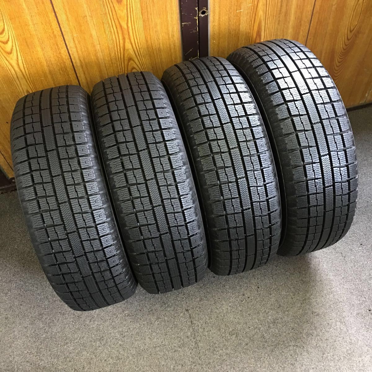 ☆ バリ溝 スタッドレス 175/65R14 82Q DUNLOP WINTERMAXX WM02 2025年 