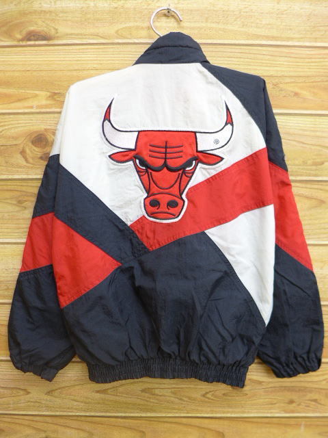 古着 キッズ 子供服 ナイロン ジャケット 90年代 NBA シカゴブルズ マルチカラー 黒他 ブラック バスケットボール