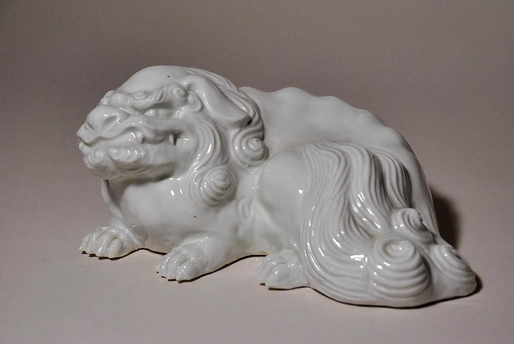平戸焼白磁唐獅子置物（平戸焼図版本所載品／江戸時代）