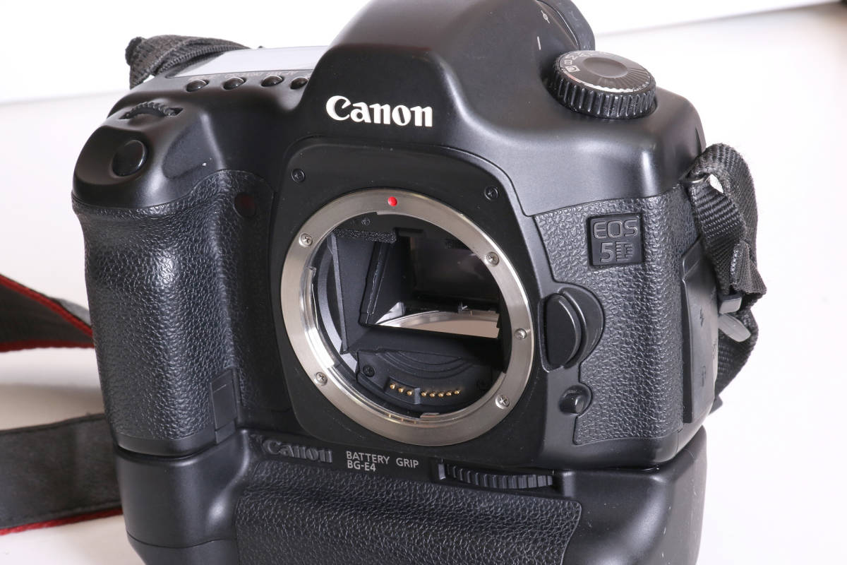 Canon キヤノン EOS 5D　ボディ + バッテリーグリップ　BG-E4 + 純正充電器 + 純正バッテリー2個付き　中古品 キャノン_2