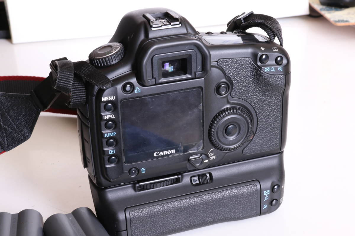 Canon キヤノン EOS 5D　ボディ + バッテリーグリップ　BG-E4 + 純正充電器 + 純正バッテリー2個付き　中古品 キャノン_3