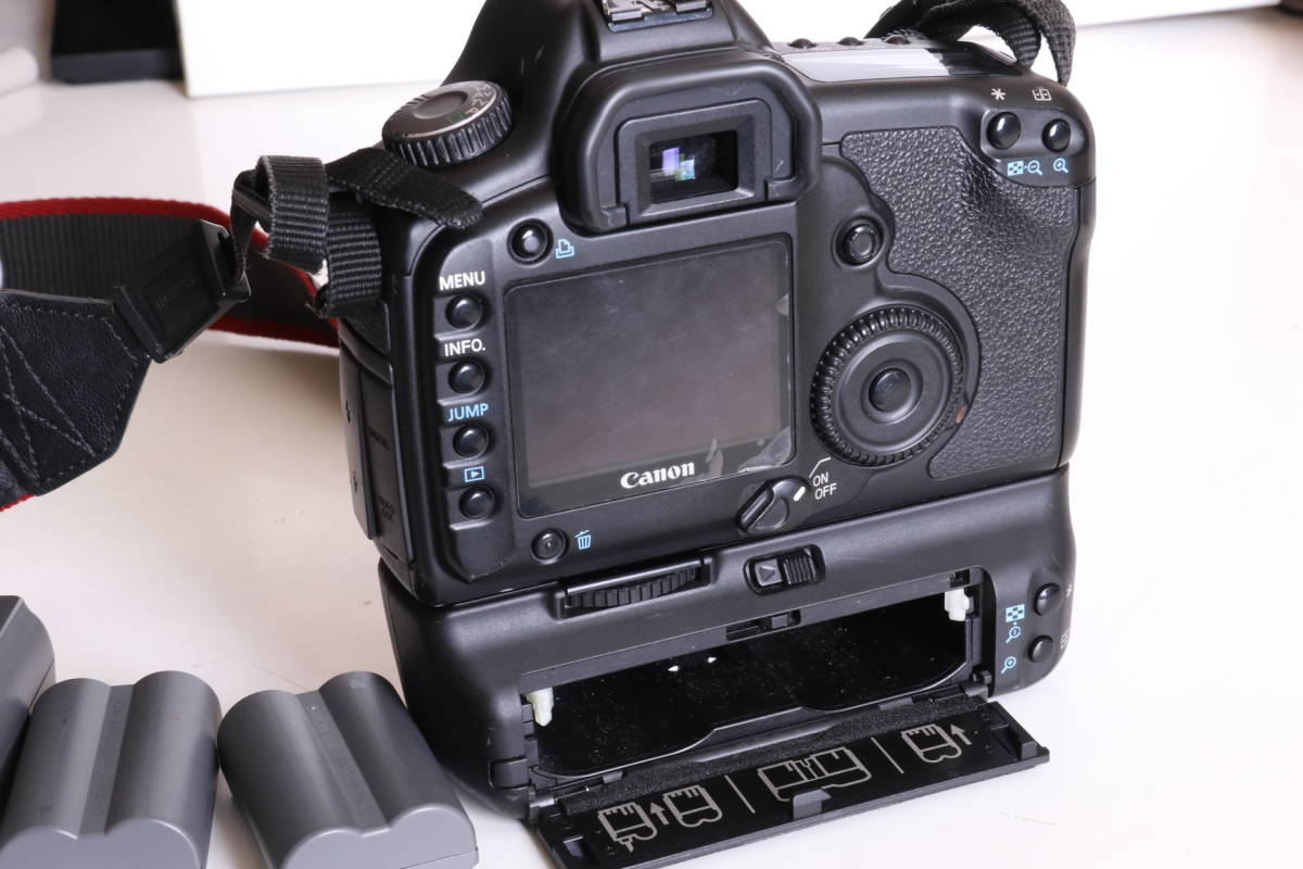 Canon キヤノン EOS 5D　ボディ + バッテリーグリップ　BG-E4 + 純正充電器 + 純正バッテリー2個付き　中古品 キャノン_4