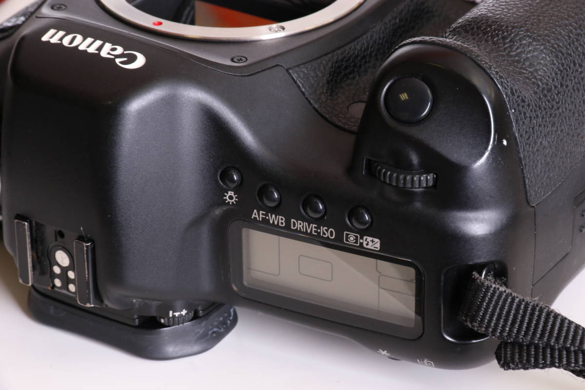 Canon キヤノン EOS 5D　ボディ + バッテリーグリップ　BG-E4 + 純正充電器 + 純正バッテリー2個付き　中古品 キャノン_7