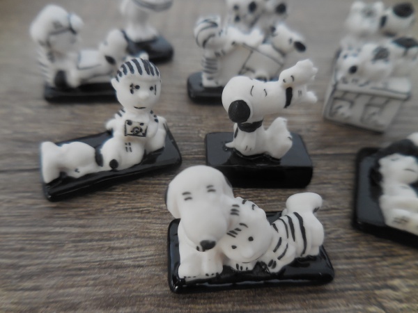 フランス☆【スヌーピー SNOOPY ET FRIENDS 10個セット】フェーヴ