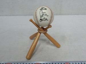 サインボールのYahoo!オークション(旧ヤフオク!)の相場・価格を見る