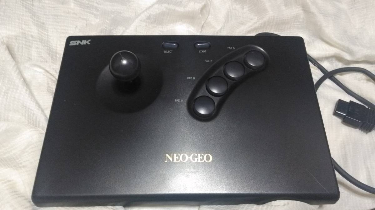 NEO GEO 本体 ＋ 2P用コントローラー のセットです。 【公式通販】