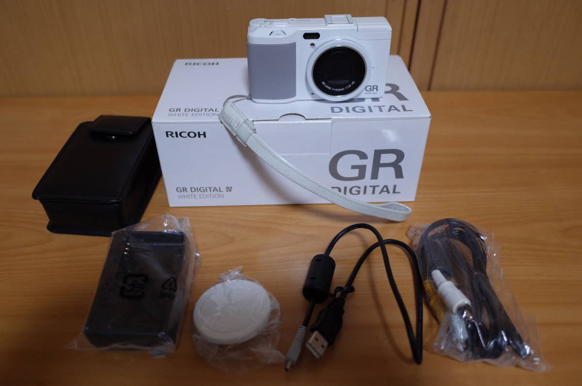 送料無料，品質保証 RICOH リコーイメージング GR DIGITAL Ⅳ WHITE EDITION デジタル カメラ(リコー)｜売買されたオークション情報、yahooの商品情報をアーカイブ公開 - オークファン リコー