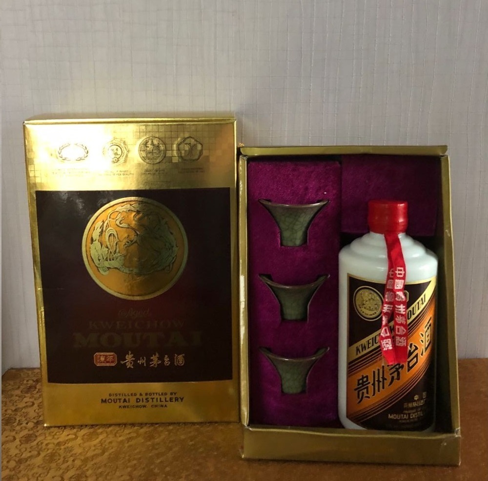 陳年 貴州茅台酒 天女 中国 貴州茅酒廠出品 53％ 997g 500ml 箱付き