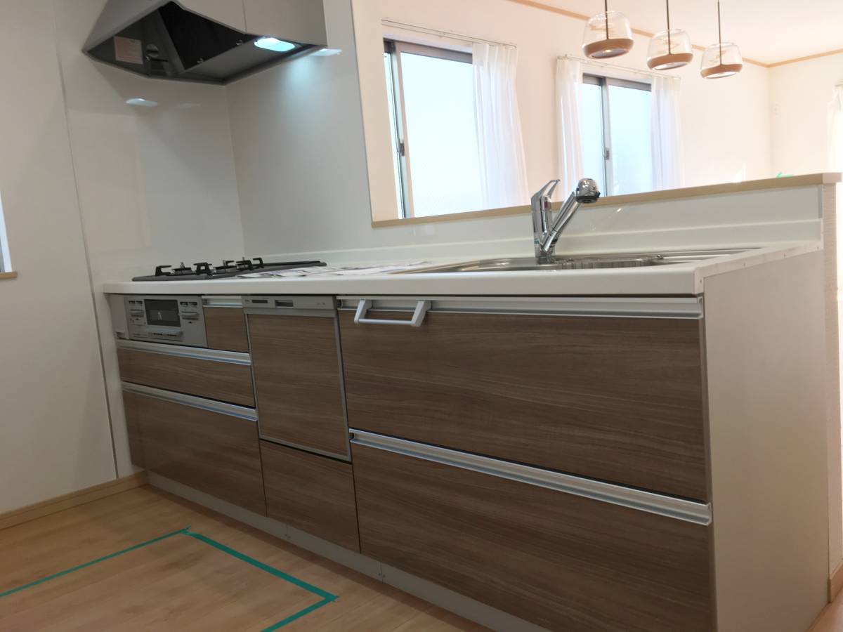 N L11266 展示品 ファーストプラス システムキッチン 間口240cm ガスコンロ(都市ガス)/レンジフード/食洗機/水栓 s