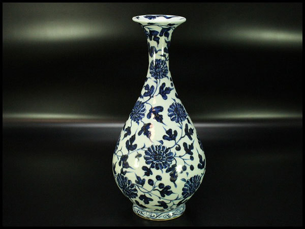 中国清時代 古美術花瓶青花缠枝莲纹玉春壶乾隆年製在銘