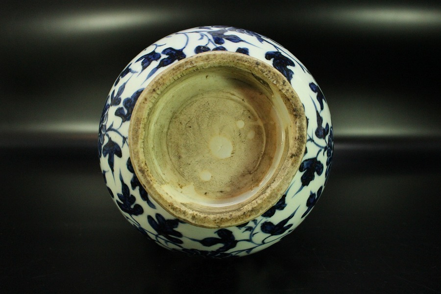 中国清時代 古美術花瓶青花缠枝莲纹玉春壶乾隆年製在銘