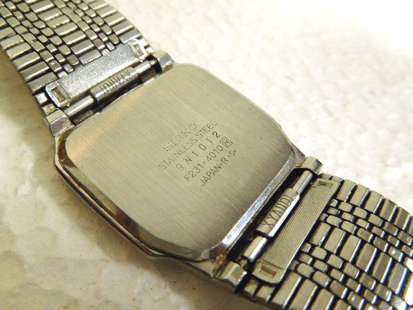 F231-4010 Digital Vintage LCD Seiko Watch Stainless Japan RARE