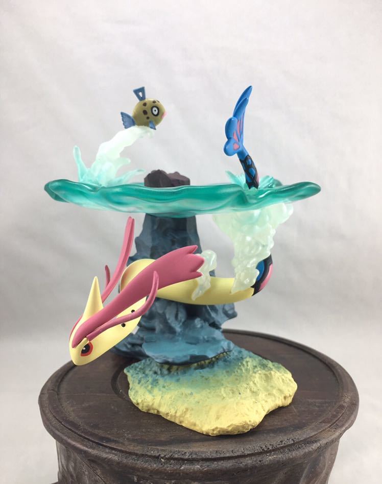 未開封立体ポケモン図鑑 第5集 ヒンバス ミロカロス（遊泳ポーズ