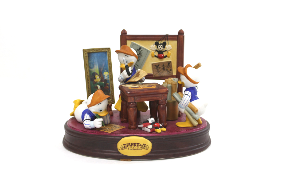 ディズニー ドナルドとヒューイ＆ルーイ 陶器フィギュア Seven China