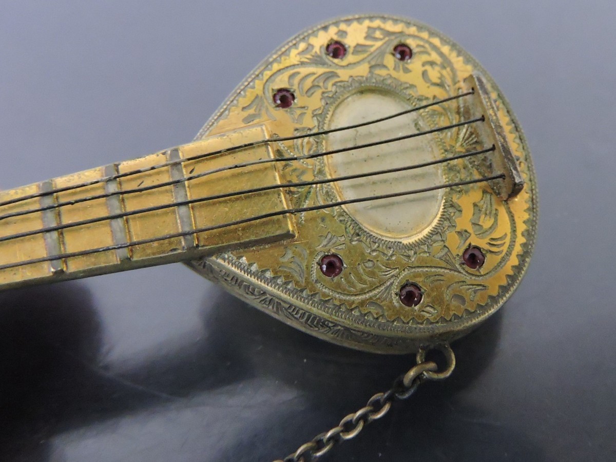 オルゴール 銀製 シルバー 世界最小 リュージュ Silver Guitars Relics 