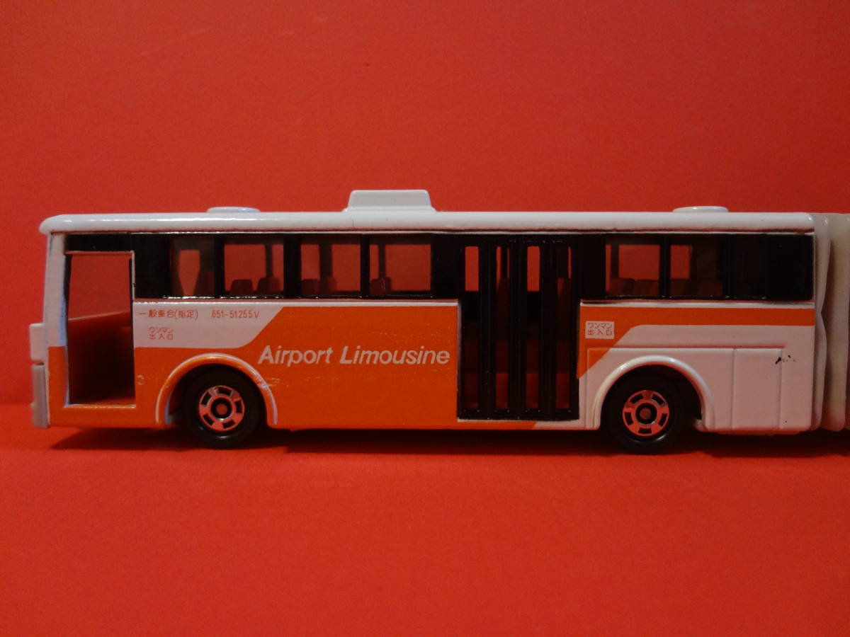 ロングトミカ VOLVO 富士重工 連節バス 1⁄100 トミカ ボルボ L4 - TOMY