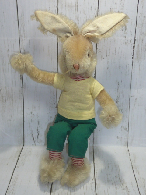 シュコー・ビゴベロ 女の子のウサギのぬいぐるみ シュコ― ビゴ・ベロ