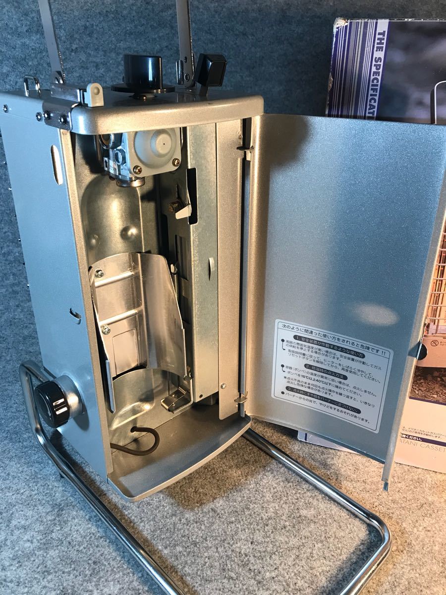 イワタニ カセットヒーター CB-8 iwatani 動作品 カセット容器組込み式