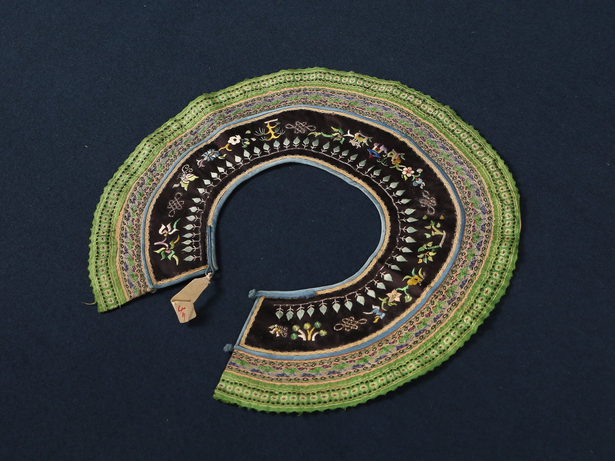 赤字超特価，新品 伝来 n3760 雲肩 中国画 服飾 刺繍 清代 中国装飾品(清)｜売買されたオークション情報、yahooの商品情報をアーカイブ公開 - オークファン 清