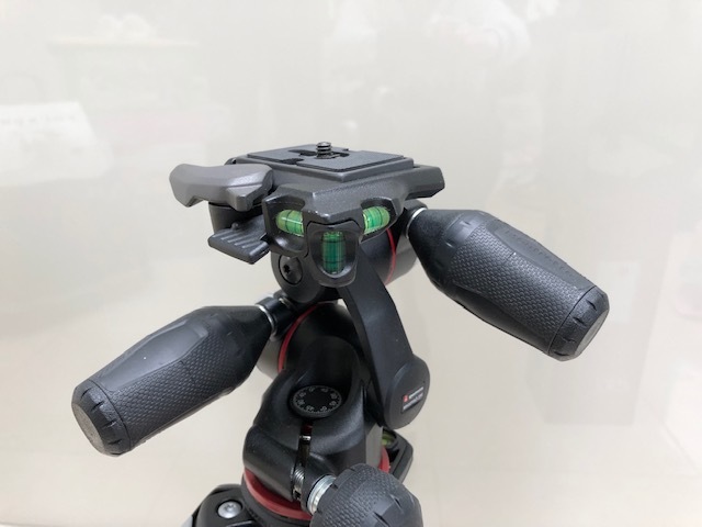 ★☆中古☆美品☆Manfrotto☆MK190XPRO4-3W☆190シリーズ☆アルミ4段+RC2付3Way雲台キット☆マンフロット☆三脚☆★_2