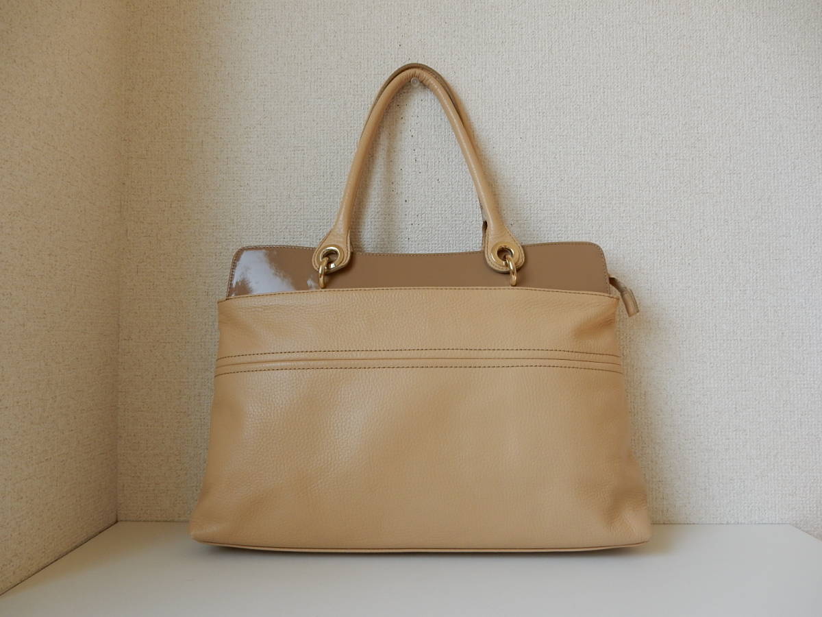 本革☆Les sacs Adam(ル サック アダム)A4対応☆肩掛けOK☆レザー 