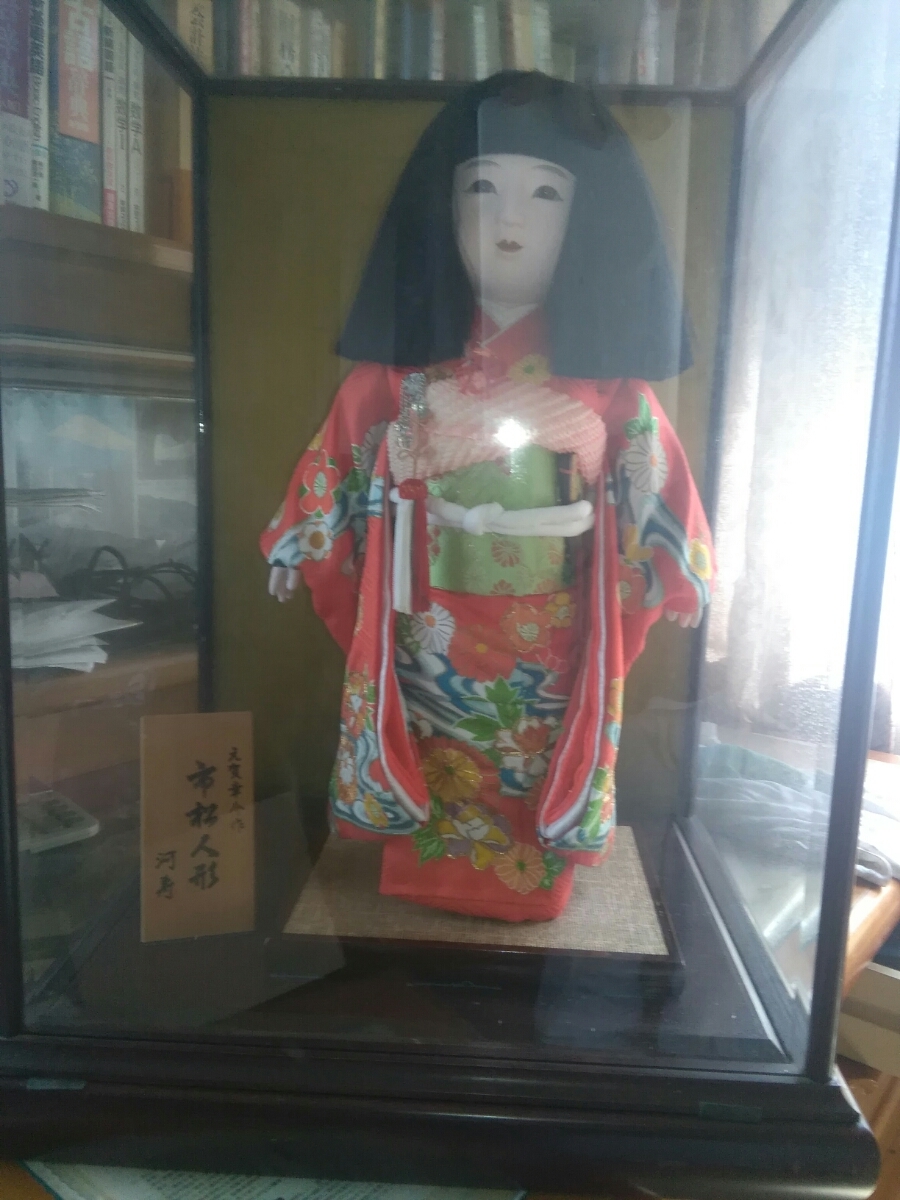 元賀章介 市松人形 ガラスケース付き 年代不市松人形です 【公式通販】