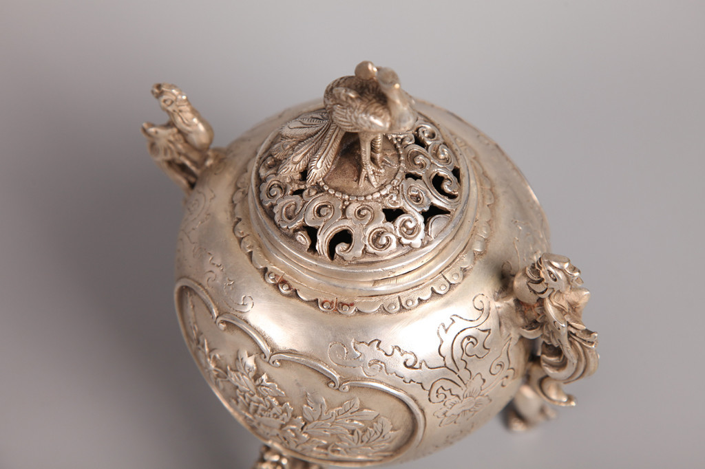 銅製銀色時代銅香炉　大香炉　銘　細工美品　 美術工芸◇骨董 床の間置 鑑賞！香炉 清課堂 銅器の製作（香炉を主に） -「銅香炉」の落札相場・落札価格