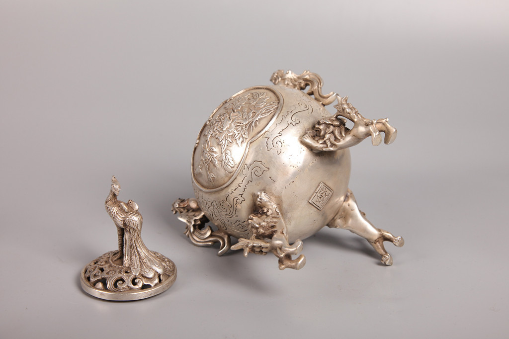 銅製銀色時代銅香炉　大香炉　銘　細工美品　 美術工芸◇骨董 床の間置 鑑賞！香炉 清課堂 銅器の製作（香炉を主に） -「銅香炉」の落札相場・落札価格