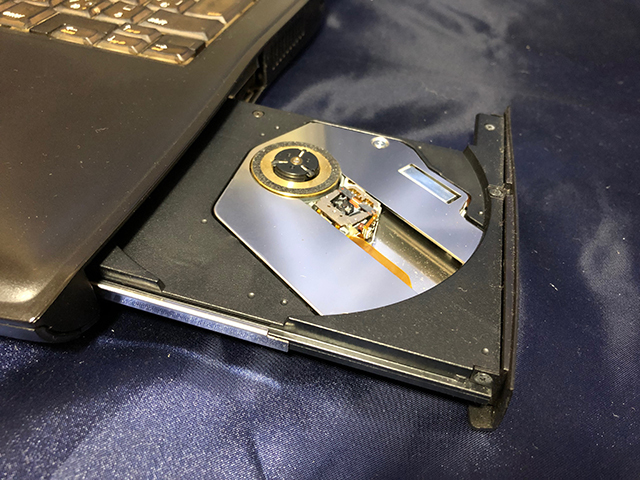 Apple PowerBook Pismo PowerPC G3 400MHz PowerPC 750 1GBメモリ OS X（Classic OS 9.2）イラレ8.0 フォトショ5.5_5