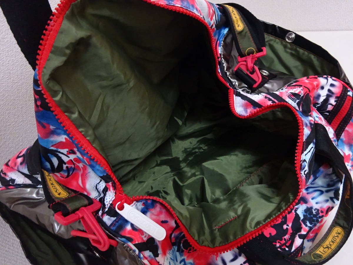 in Residence Artist Lesportsac LeSportsac - In Bag artist