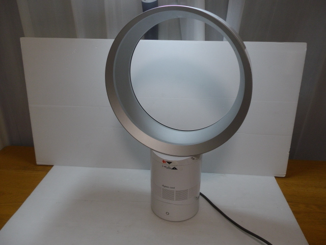 ☆ dyson ダイソン AM06 テーブルファン 300mm 冷暖房、空調 家電、AV