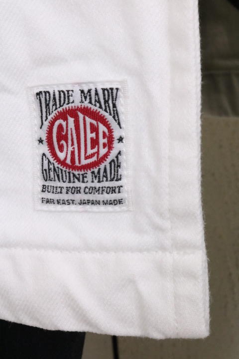 19SS【美品】☆CALEE　キャリー：デニム　ステンカラーコート　ホワイトＬ ステンカラーコート キャリー：デニム 19SS美品☆CALEE nine ジャケット 秋冬の名コンビステンカラーコート×デニムのお手本コーデ5選