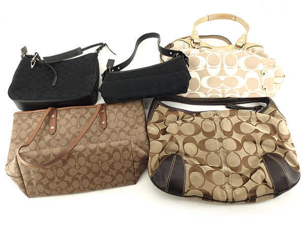 COACH 2点セット⭐︎シグネチャーショルダーバッグ ポーチ付き& 長財布 
