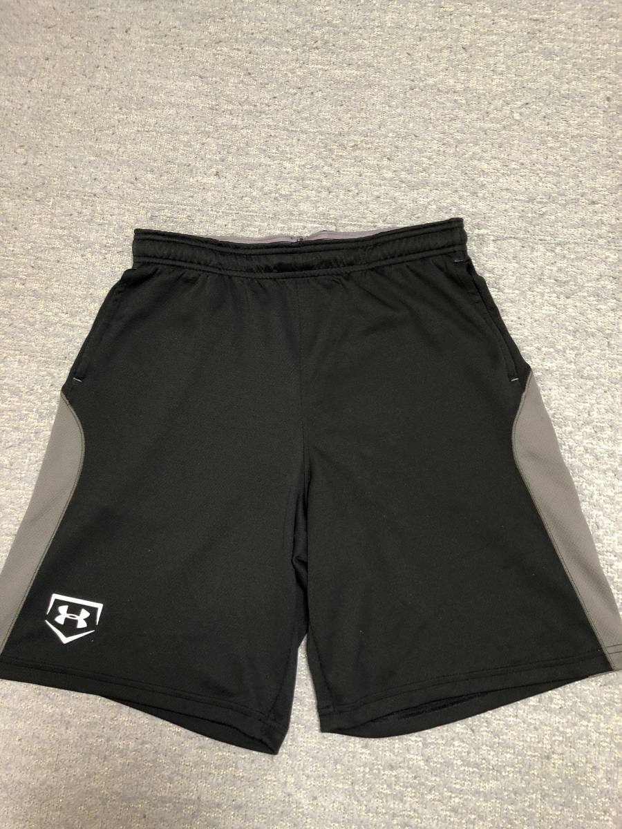 送込 即決 アンダーアーマー ハーフパンツ M ブラック_1