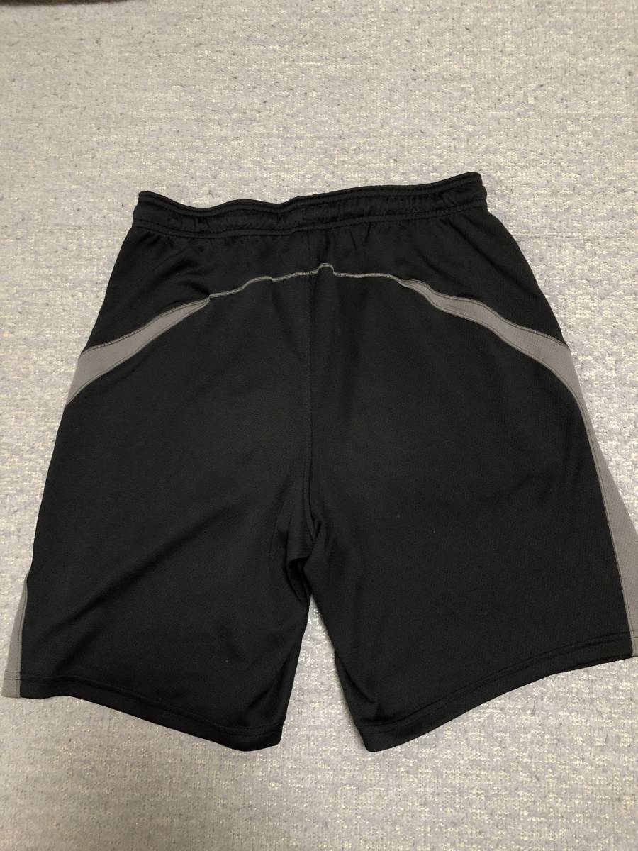 送込 即決 アンダーアーマー ハーフパンツ M ブラック_2