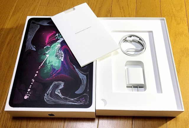 [美品] iPad Pro 第3世代 11インチ 256GB スペースグレー ソフトバンク 嬉しいガラスフィルム付き